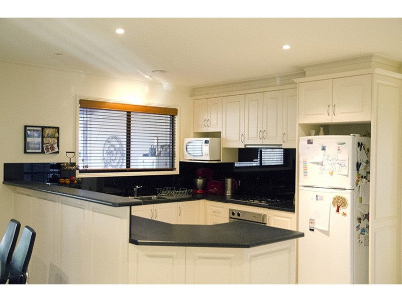 6 Grange Terrace, Golden Square VIC 3555