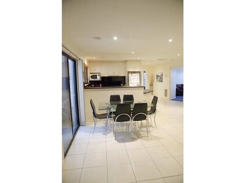 6 Grange Terrace, Golden Square VIC 3555