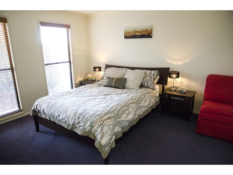 6 Grange Terrace, Golden Square VIC 3555