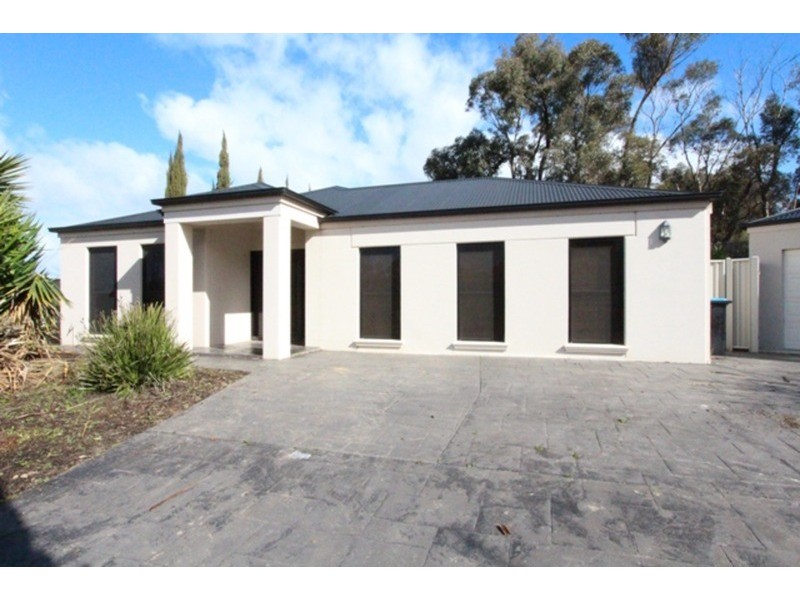 6 Grange Terrace, Golden Square VIC 3555