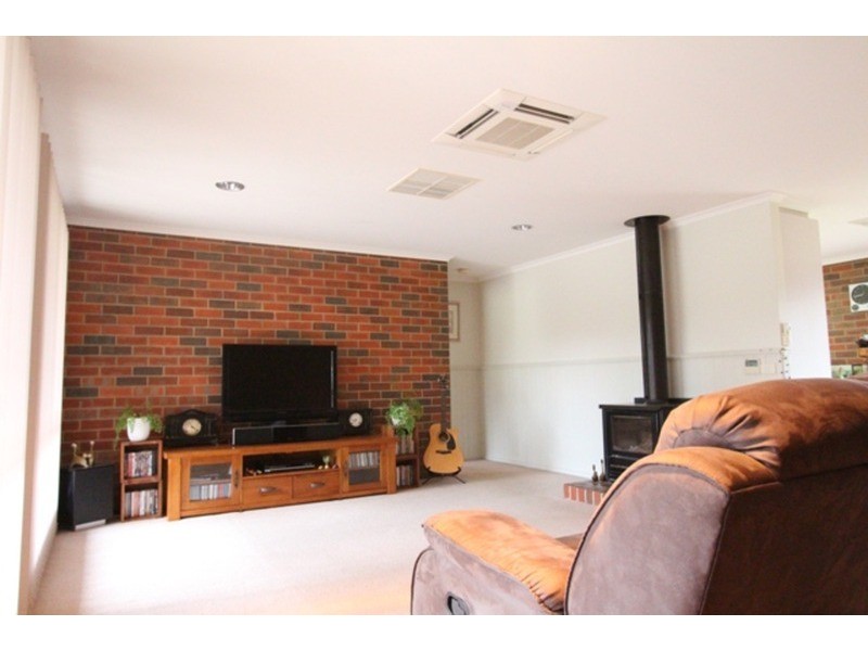 77 Brunel  Street, Huntly VIC 3551