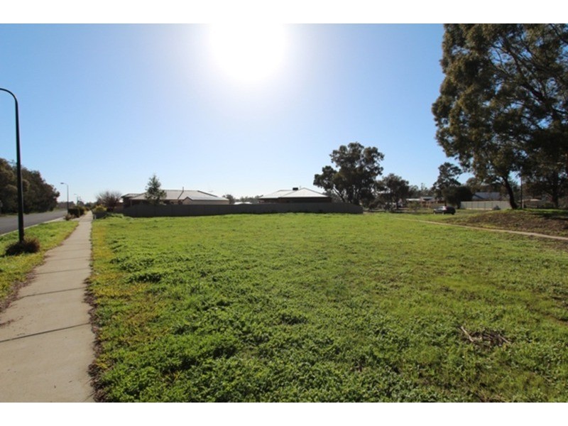 1 Sullivan Street, Epsom VIC 3551