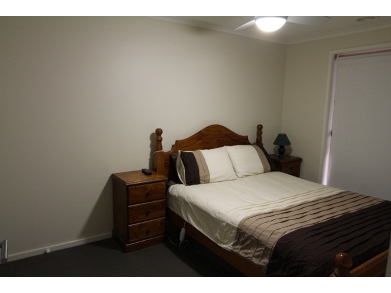 11 Knight Street, White Hills VIC 3550