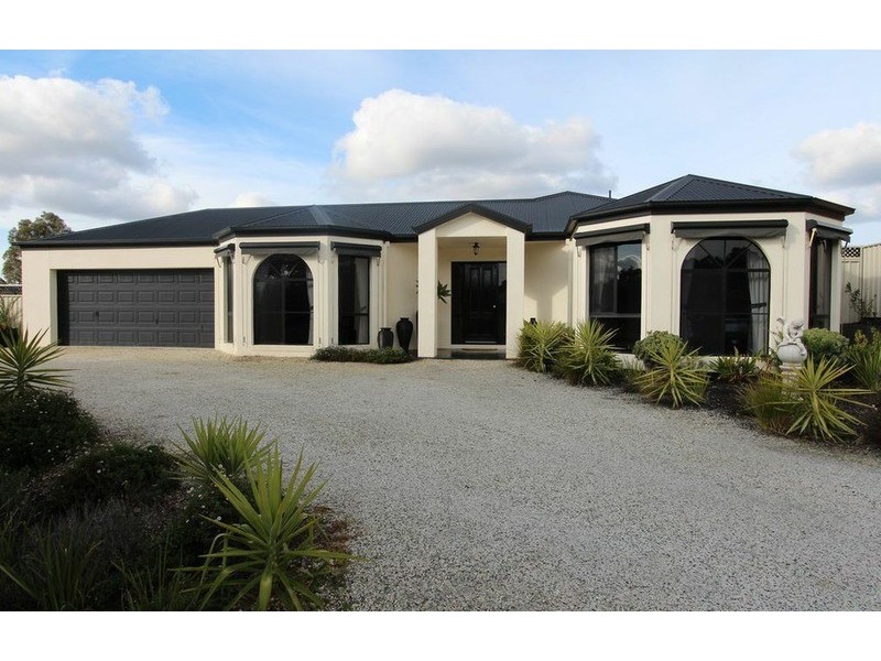 2 Hibiscus Court, Kangaroo Flat VIC 3555