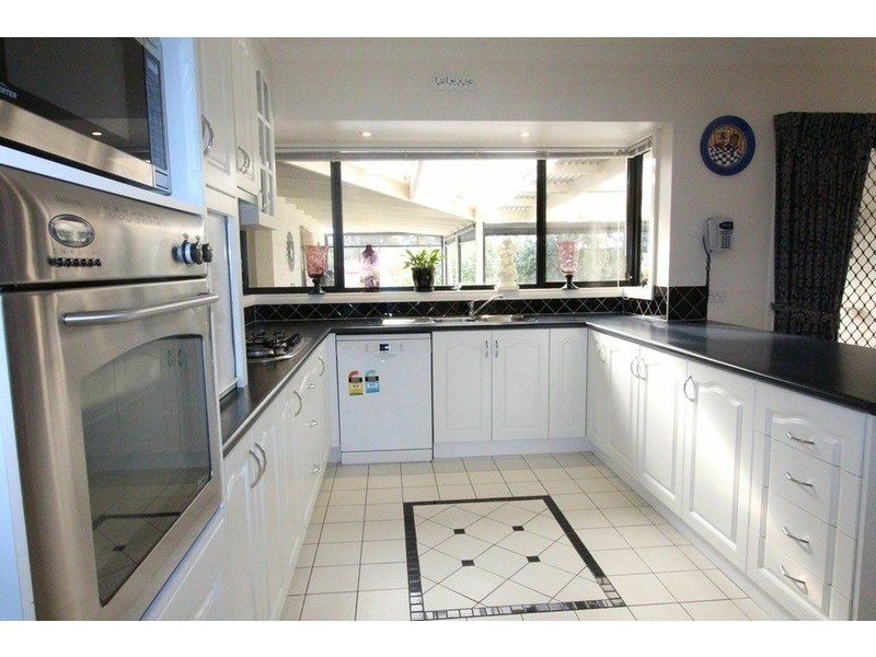 2 Hibiscus Court, Kangaroo Flat VIC 3555
