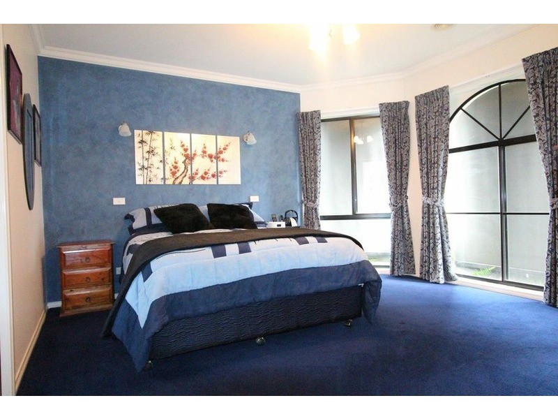 2 Hibiscus Court, Kangaroo Flat VIC 3555