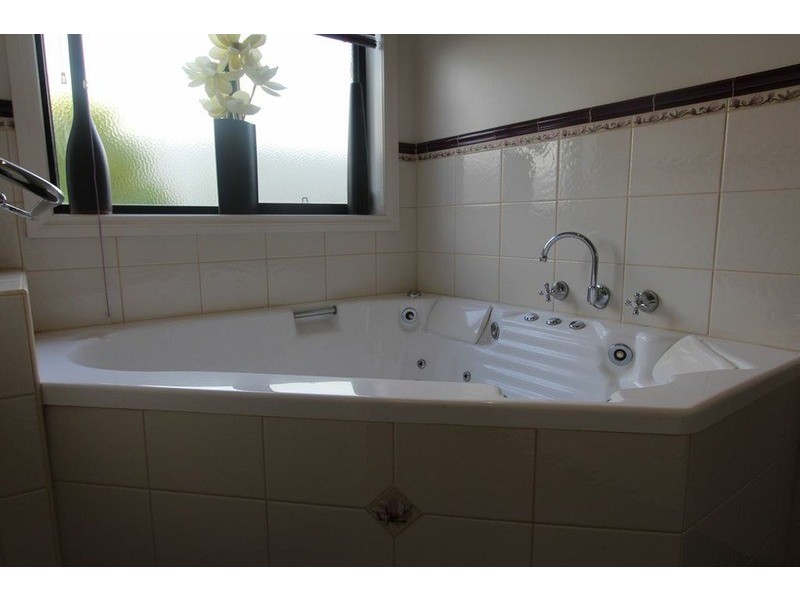 2 Hibiscus Court, Kangaroo Flat VIC 3555