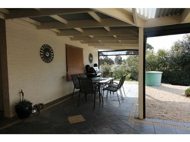 2 Hibiscus Court, Kangaroo Flat VIC 3555
