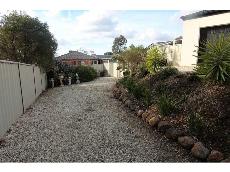 2 Hibiscus Court, Kangaroo Flat VIC 3555