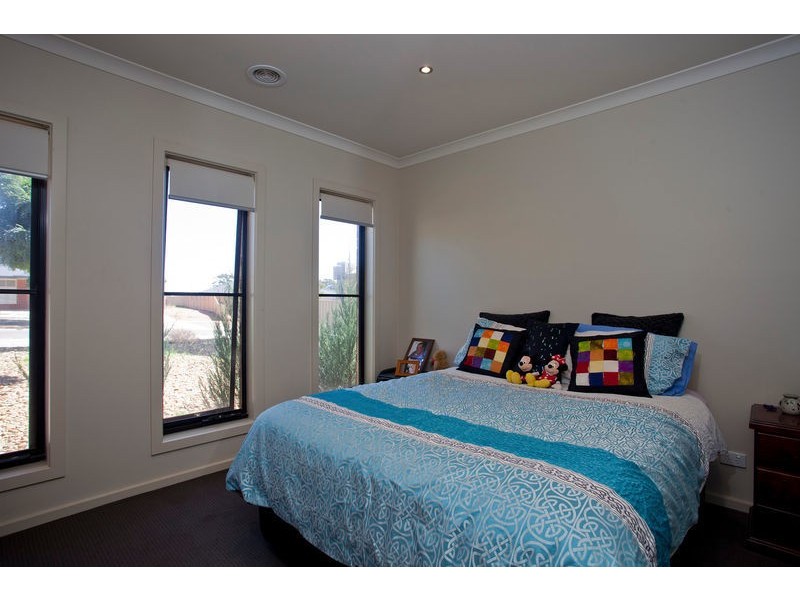 20 Sandhurst Drive, California Gully VIC 3556