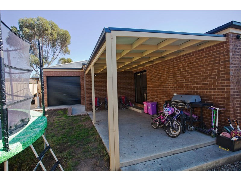 20 Sandhurst Drive, California Gully VIC 3556