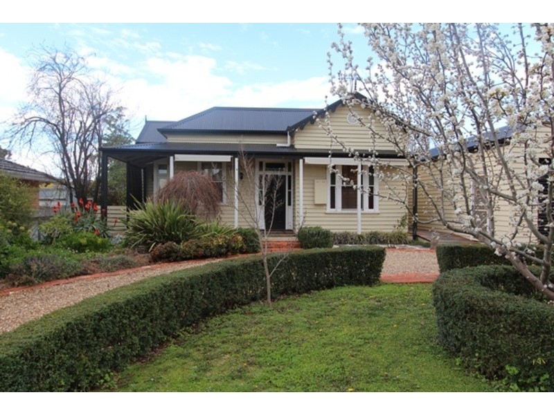 4 Walls Street, Eaglehawk VIC 3556