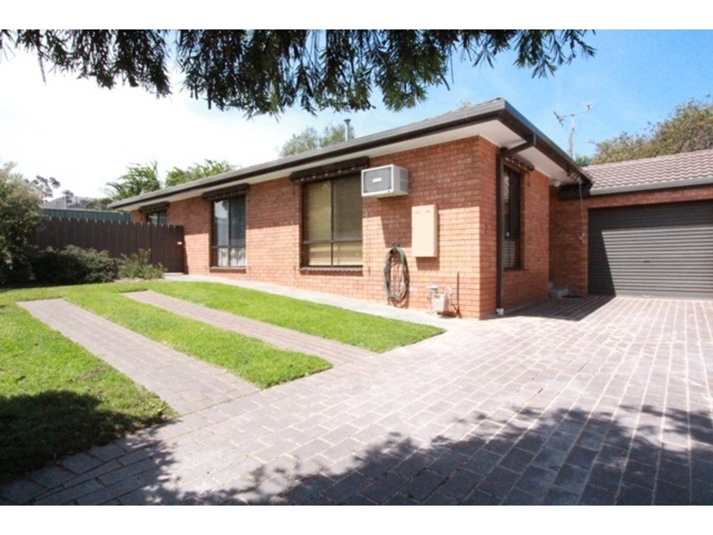 2/27 Woodbury Street, Strathdale VIC 3550