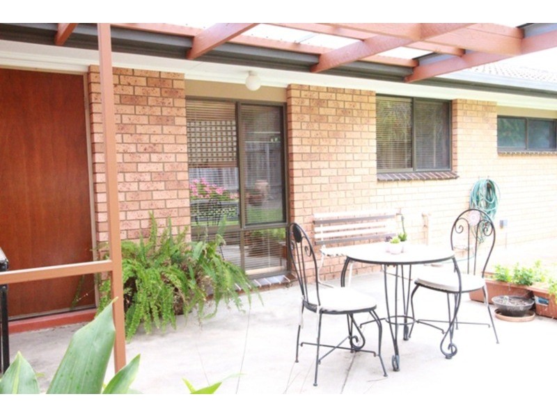 2/27 Woodbury Street, Strathdale VIC 3550