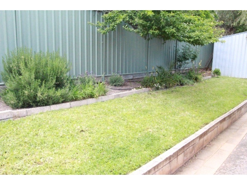 2/27 Woodbury Street, Strathdale VIC 3550