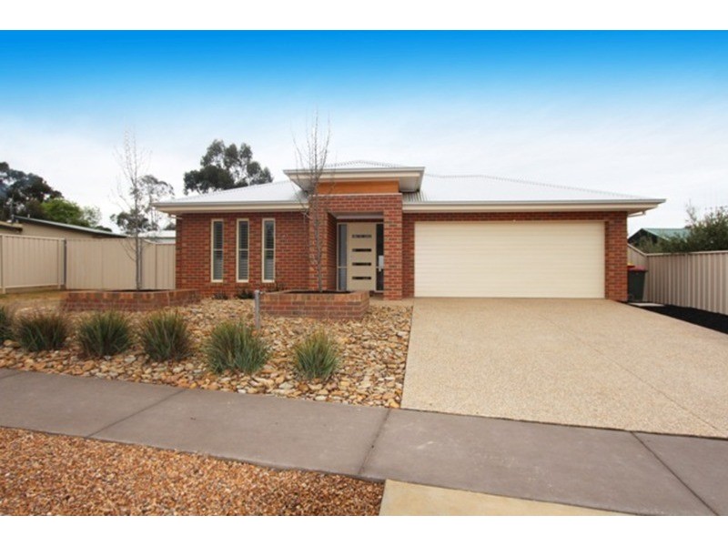 6  Regent  Street, Strathfieldsaye VIC 3551