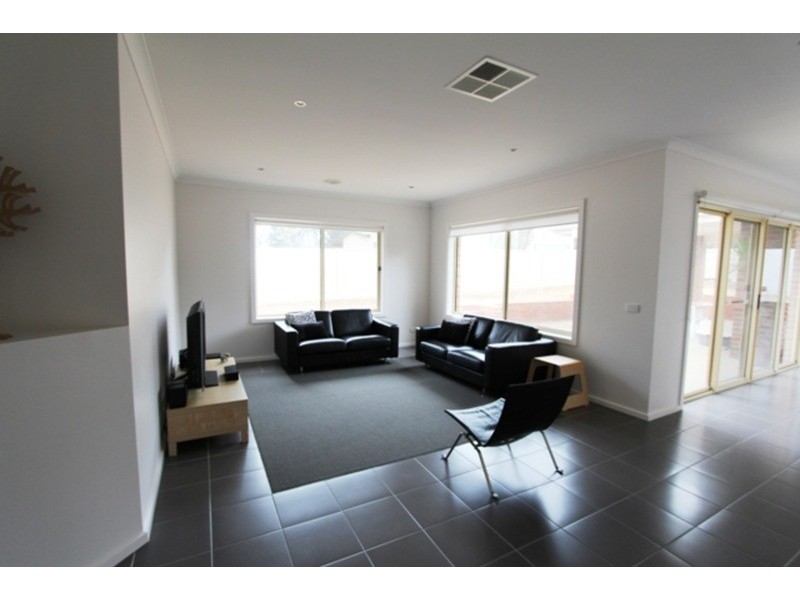 6  Regent  Street, Strathfieldsaye VIC 3551