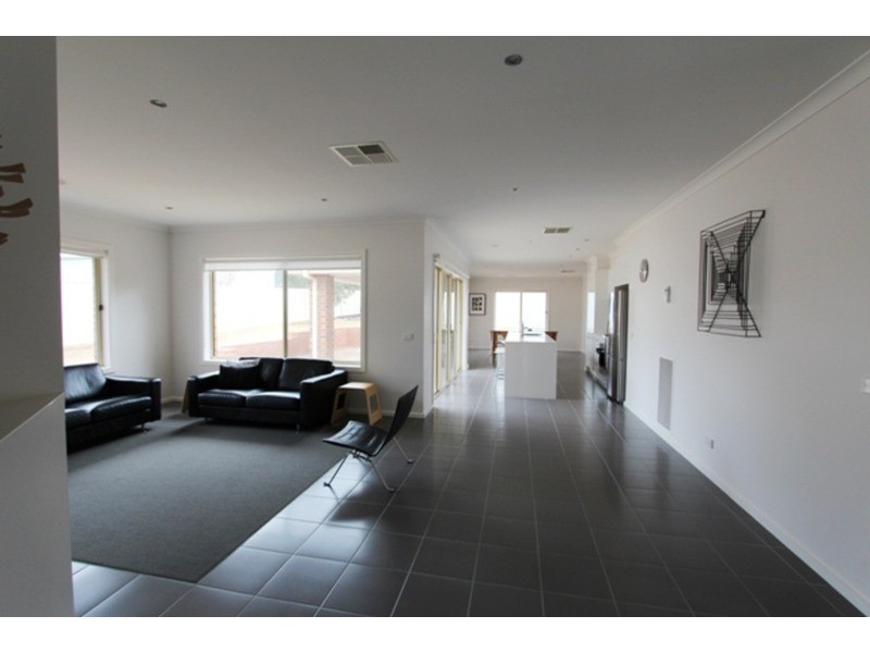 6  Regent  Street, Strathfieldsaye VIC 3551