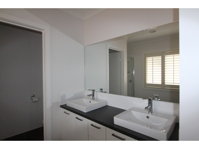 6  Regent  Street, Strathfieldsaye VIC 3551