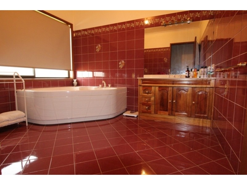 276 – 280 Midland Highway, Epsom VIC 3551