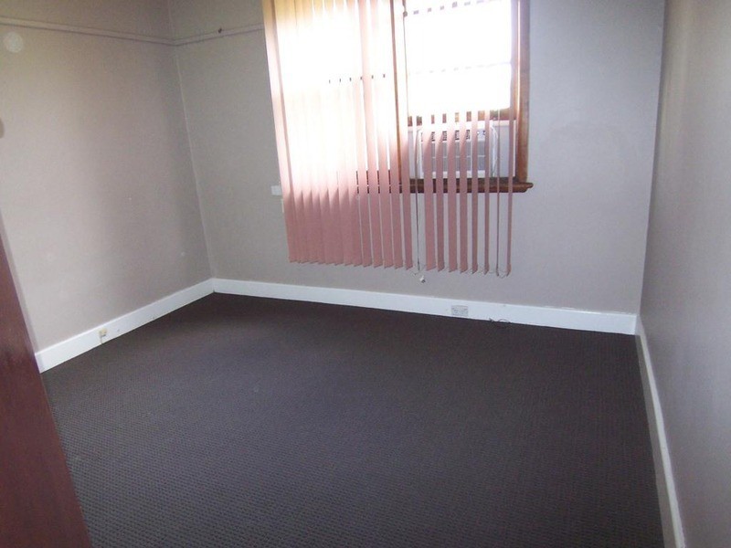 9 Royal Avenue, Flora Hill VIC 3550