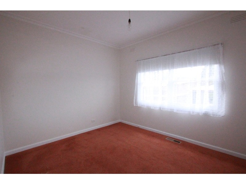 17 Royal Avenue, Kennington VIC 3550