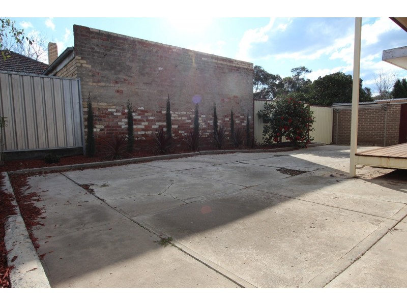 17 Royal Avenue, Kennington VIC 3550