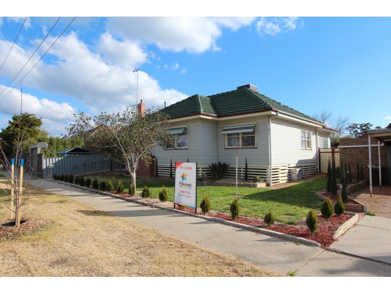 17 Royal Avenue, Kennington VIC 3550