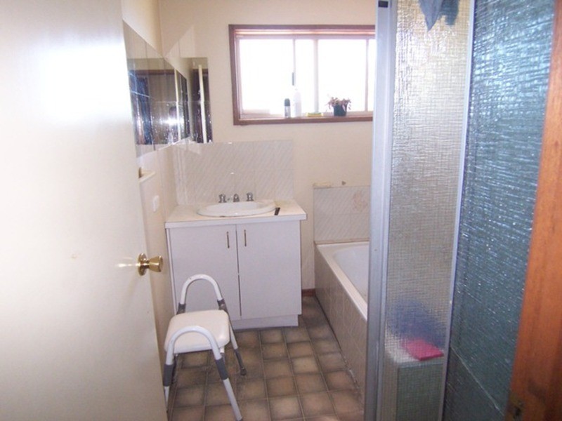 2a Specimen Hill Road, Golden Square VIC 3555