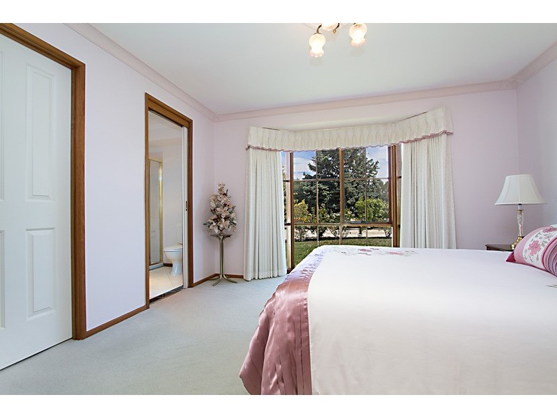 6 Shearers Run, Maiden Gully VIC 3551