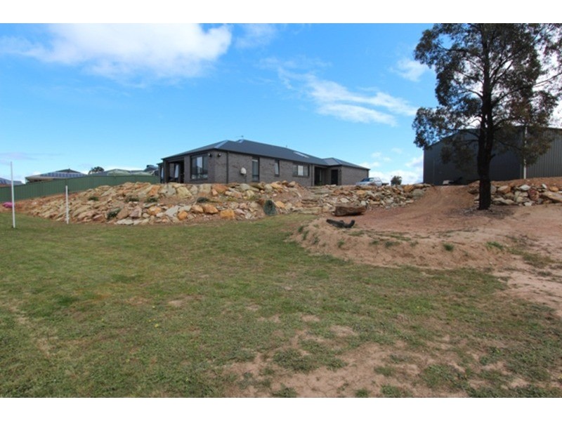 4 Stanson Place, Maiden Gully VIC 3551