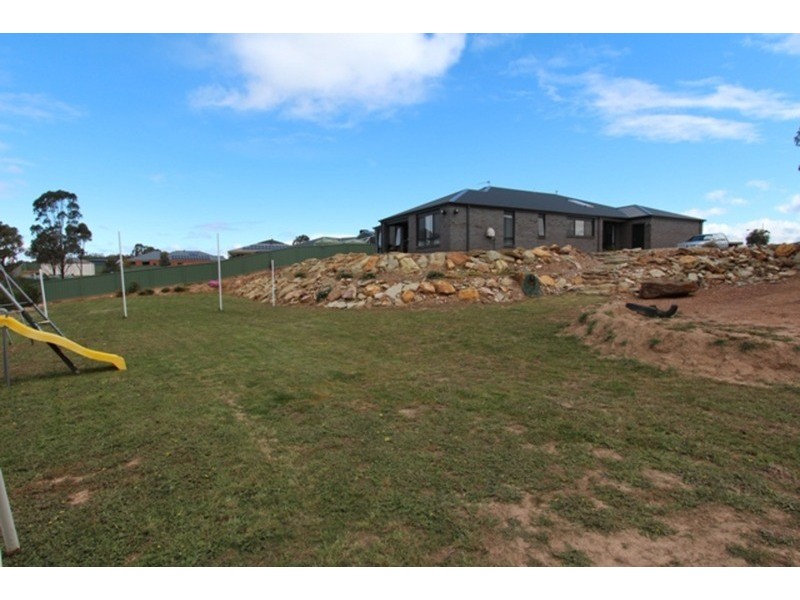 4 Stanson Place, Maiden Gully VIC 3551