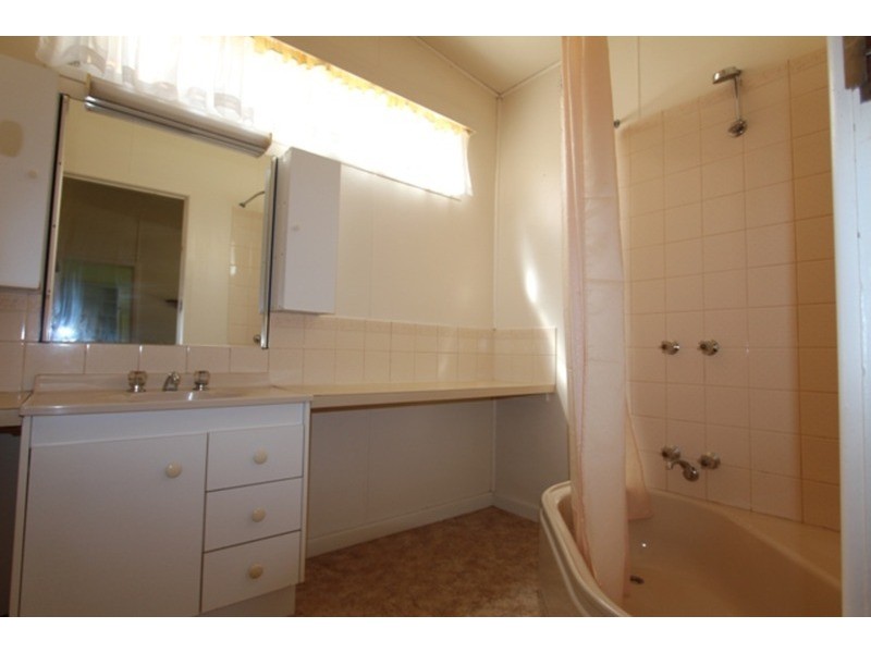 5 King  Street, Dingee VIC 3571