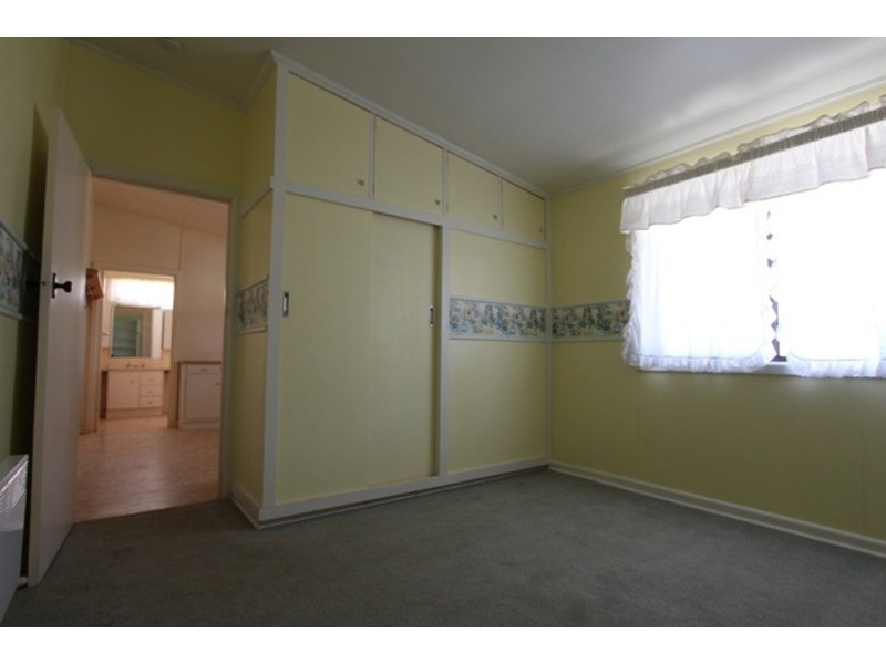 5 King  Street, Dingee VIC 3571