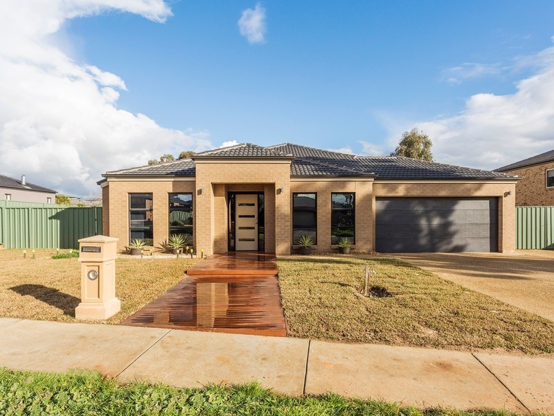 13 Arlington Court, Maiden Gully VIC 3551