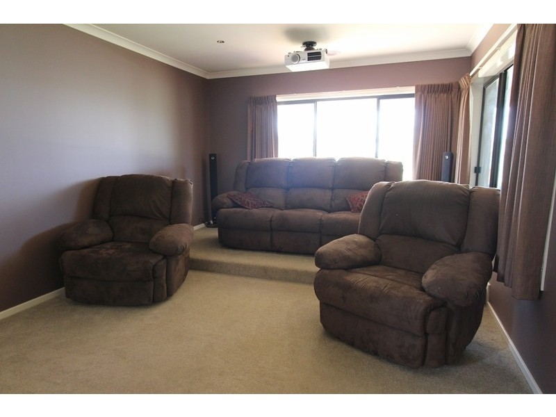 13 Arlington Court, Maiden Gully VIC 3551