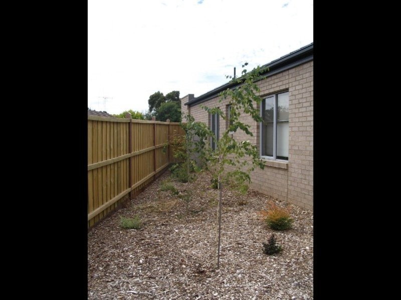 9/7a Curtin Street, Flora Hill VIC 3550