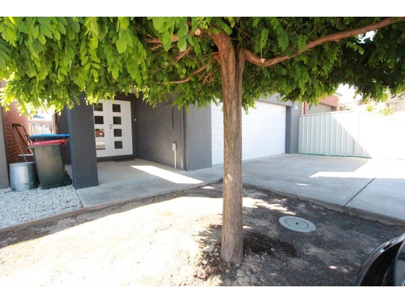 7B Bronze Drive, Kangaroo Flat VIC 3555