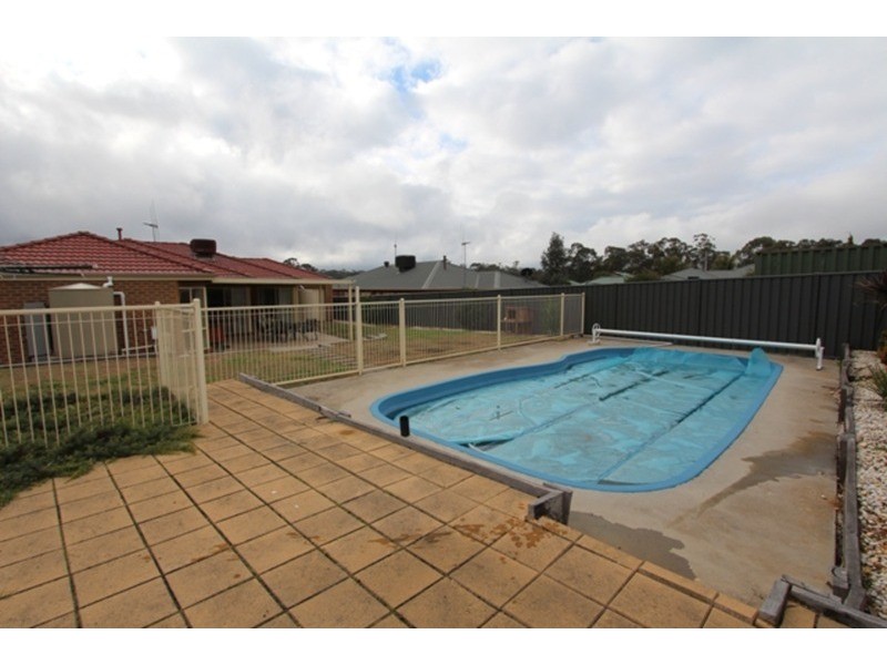 5 Abbey Close, Eaglehawk VIC 3556