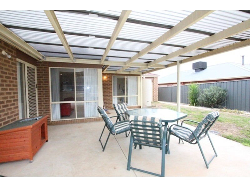 5 Abbey Close, Eaglehawk VIC 3556