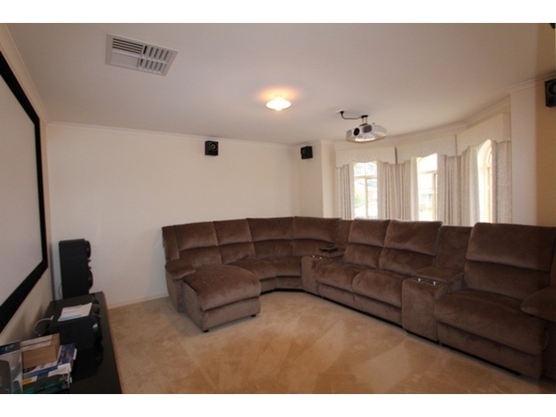 5 Abbey Close, Eaglehawk VIC 3556