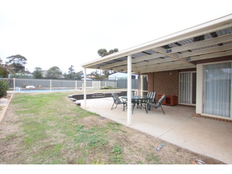 5 Abbey Close, Eaglehawk VIC 3556