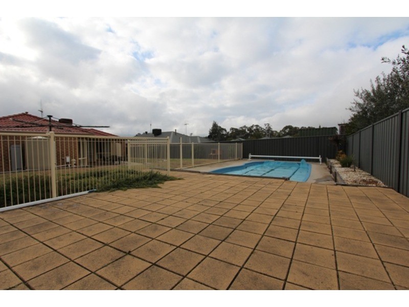 5 Abbey Close, Eaglehawk VIC 3556