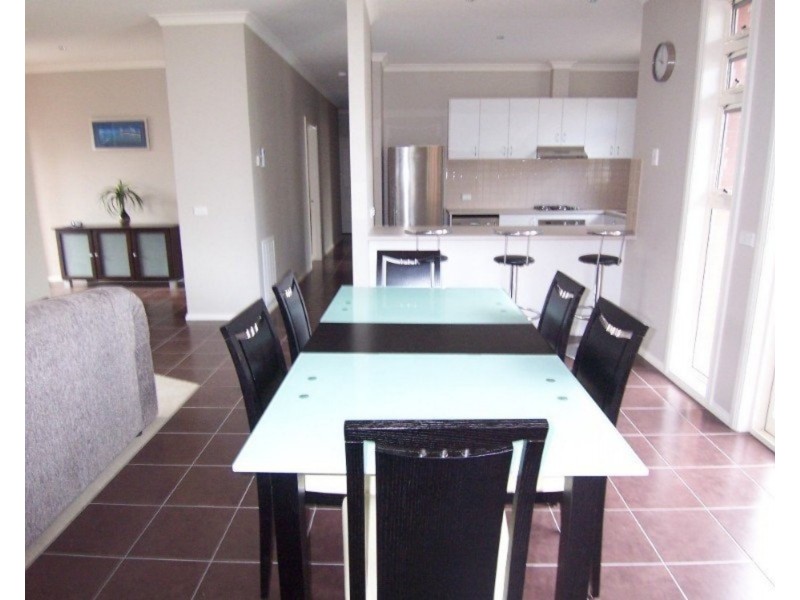3/131 Havlin Street East, Flora Hill VIC 3550