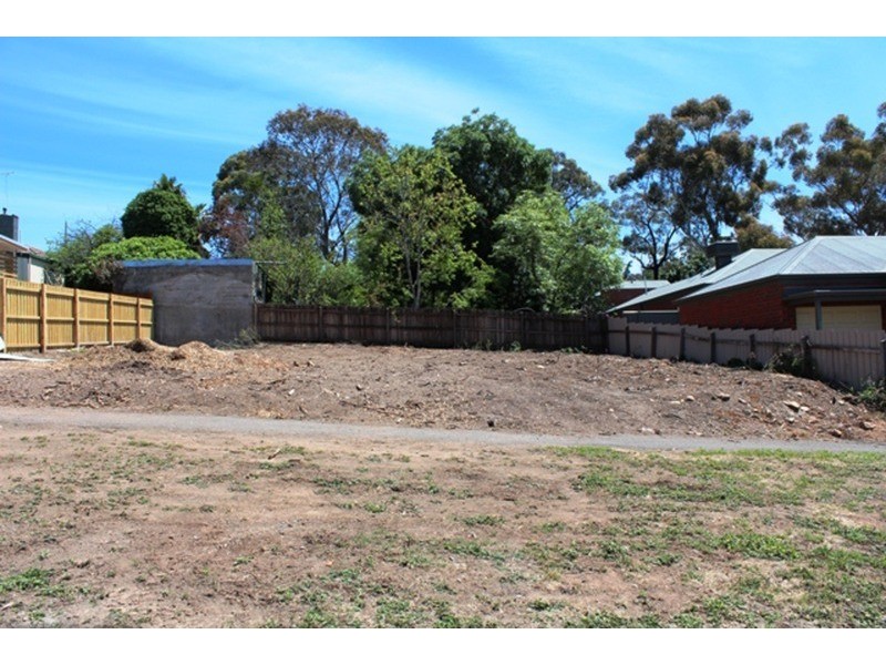 12 Malcolm Street, Quarry Hill VIC 3550