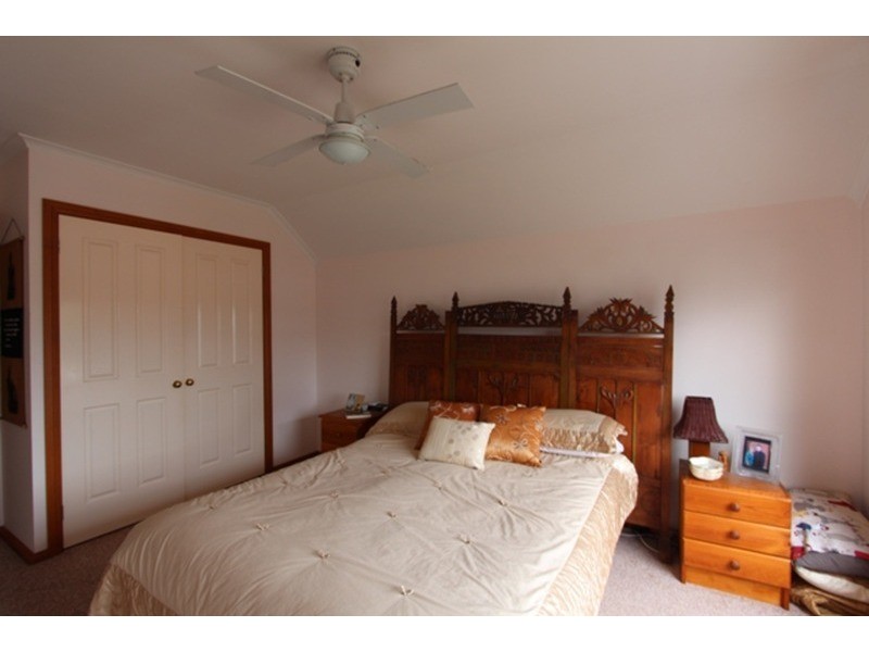 22 Olinda Street, Quarry Hill VIC 3550