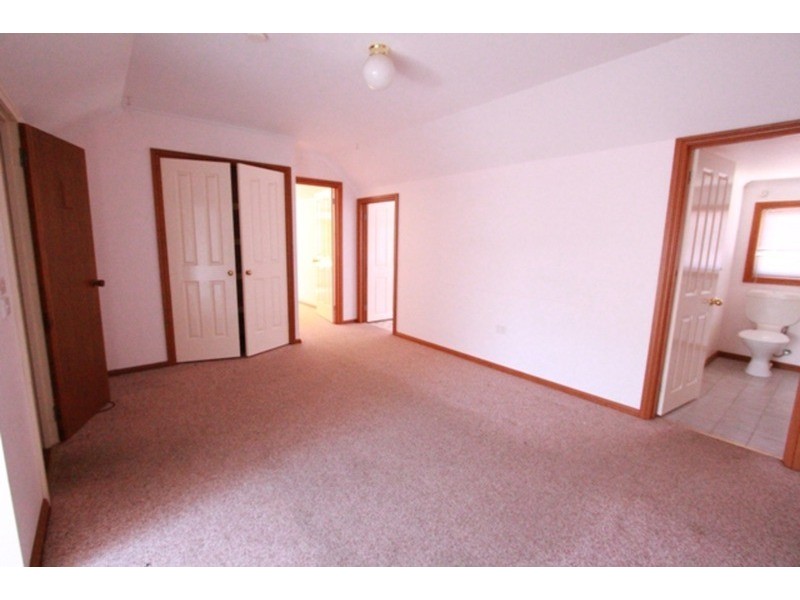 22 Olinda Street, Quarry Hill VIC 3550