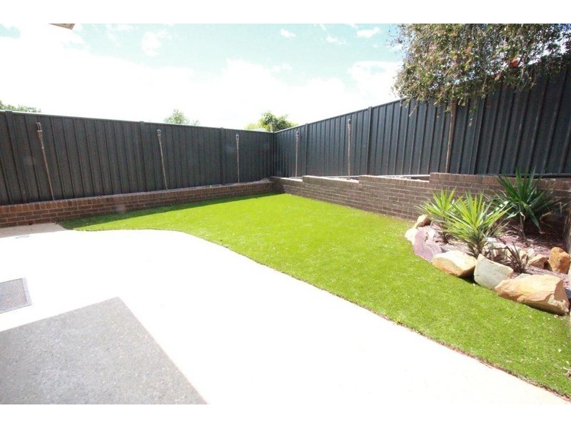 1/17 Osborne Street, Flora Hill VIC 3550