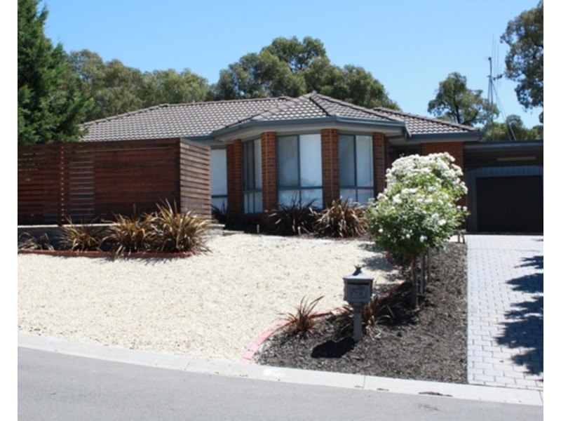 6 Kenny Court, Kangaroo Flat VIC 3555