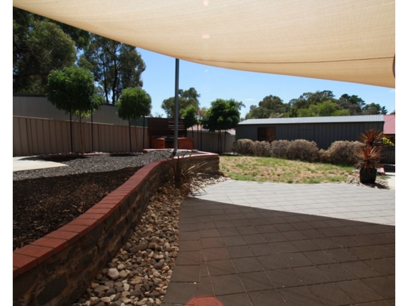 6 Kenny Court, Kangaroo Flat VIC 3555